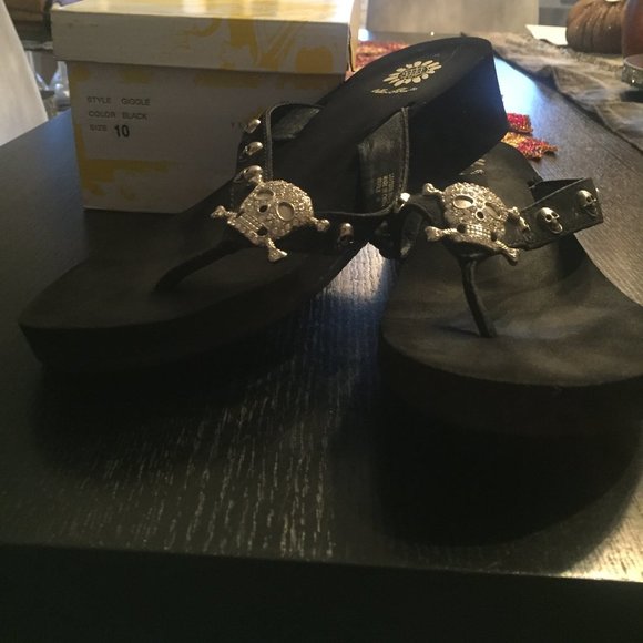 yellow box skull flip flops